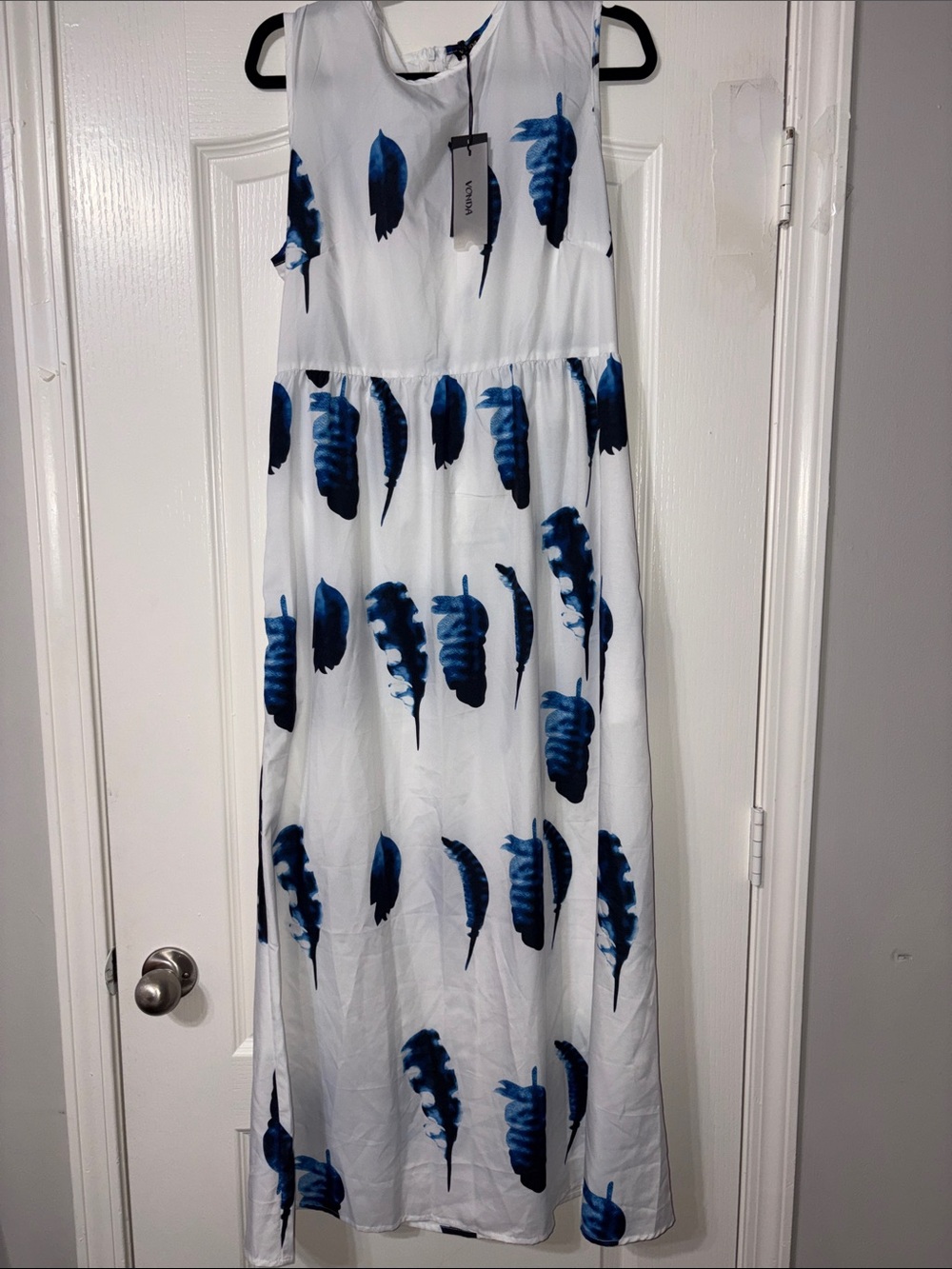 Vonda White Maxi Dress with Blue Feather Print
